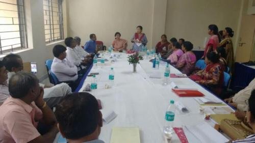 discussing with the university representatives 